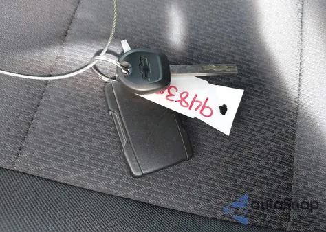 2020 Chevrolet Silverado 1500 4Wd Short Bed Custom z USA, uszkodzony, nr VIN 3GCPYBEHXLG121233